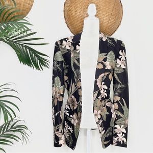 Nocturnal linen blend blazer.
Classic One button style.
Three pocket front black